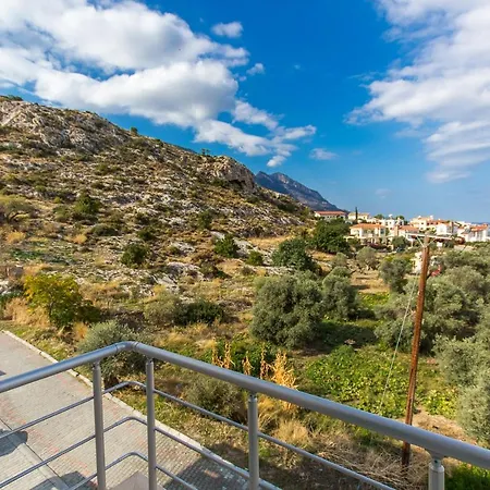 Perfect One-bedroom Mountain View Dolce 1-11 ホテル *