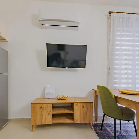 Perfect One-bedroom Mountain View Dolce 1-11 *