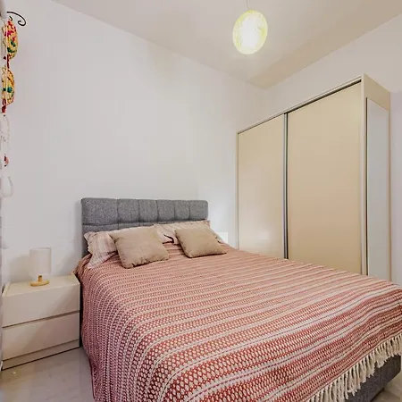 Perfect One-bedroom Mountain View Dolce 1-11 ホテル